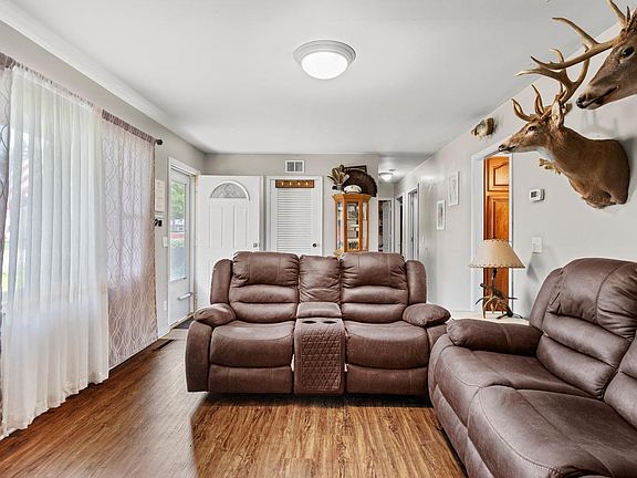 5th image of 1003 E Fairview Dr