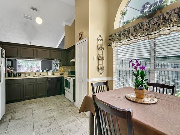 3rd image of 10321 Lecon Branch Ct