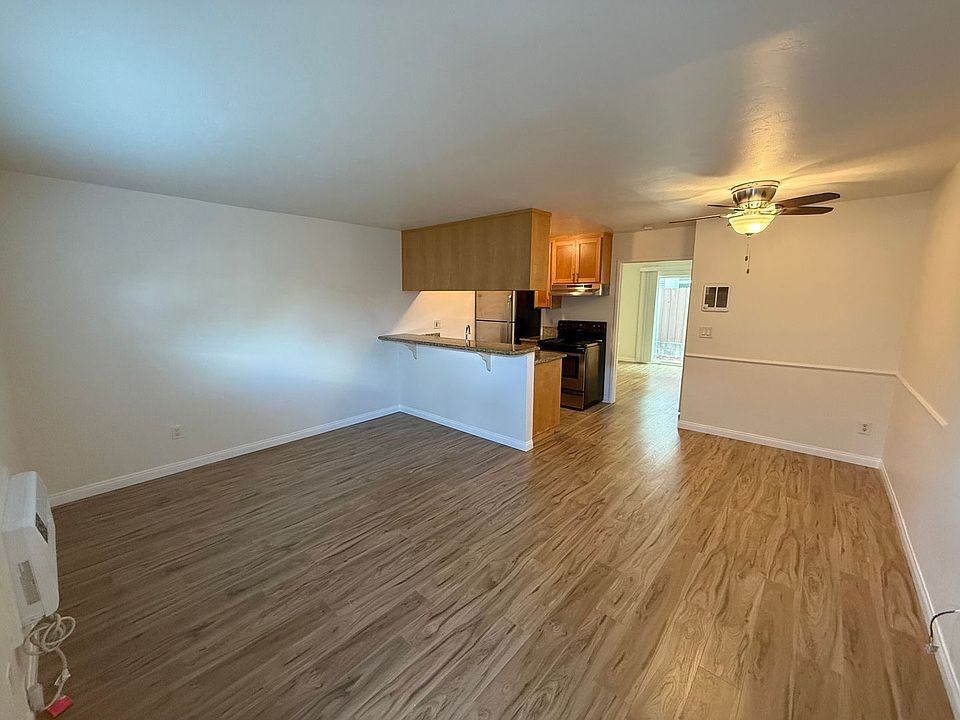 1st image of 2840 B St APT 3