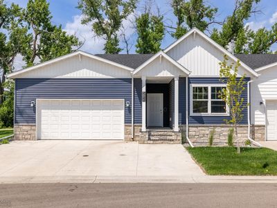 5811 41st St S, Fargo, ND, 58104