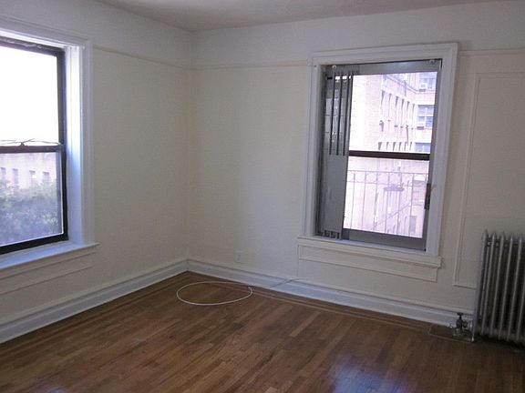 3rd image of 234 Naples Ter APT 4D