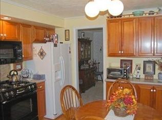 399 Sheffield Dr, Greensburg, PA 15601