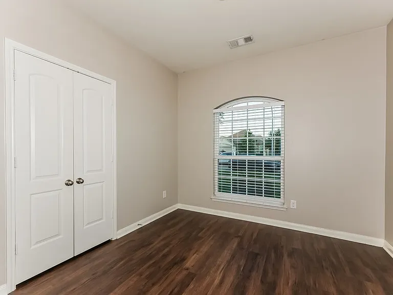 4144 Tower Ln — Photo 13