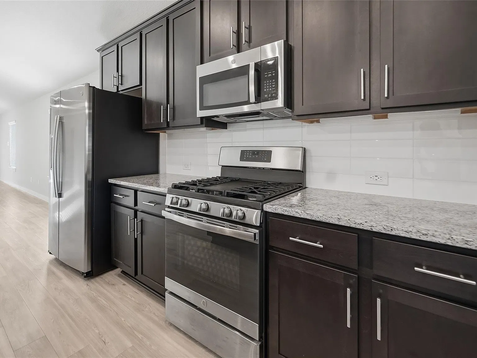 3 bed, 2.0 bath, 1589 sqft, $2,600 — Photo 3