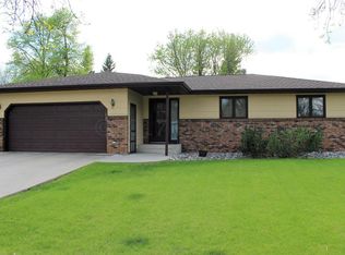 3214 1st St N, Fargo, ND 58102