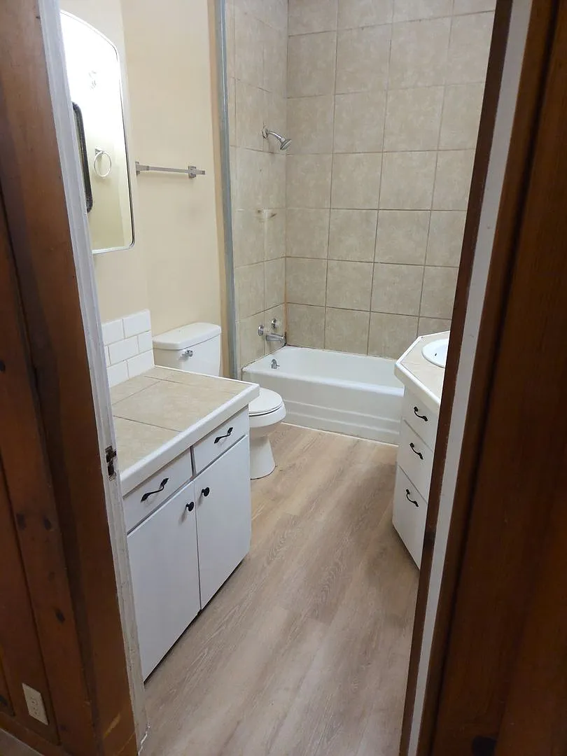 Large 3 bedroom — Photo 4