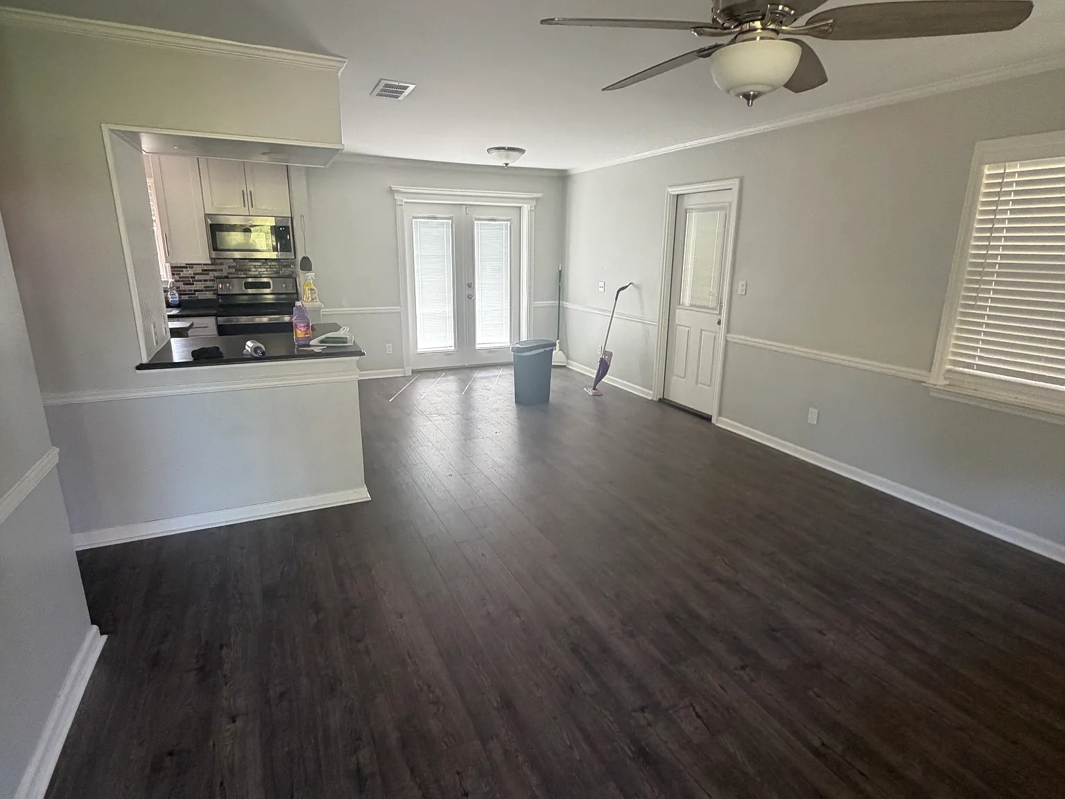 3 bed, 1000 sqft, $1,500 — Photo 3