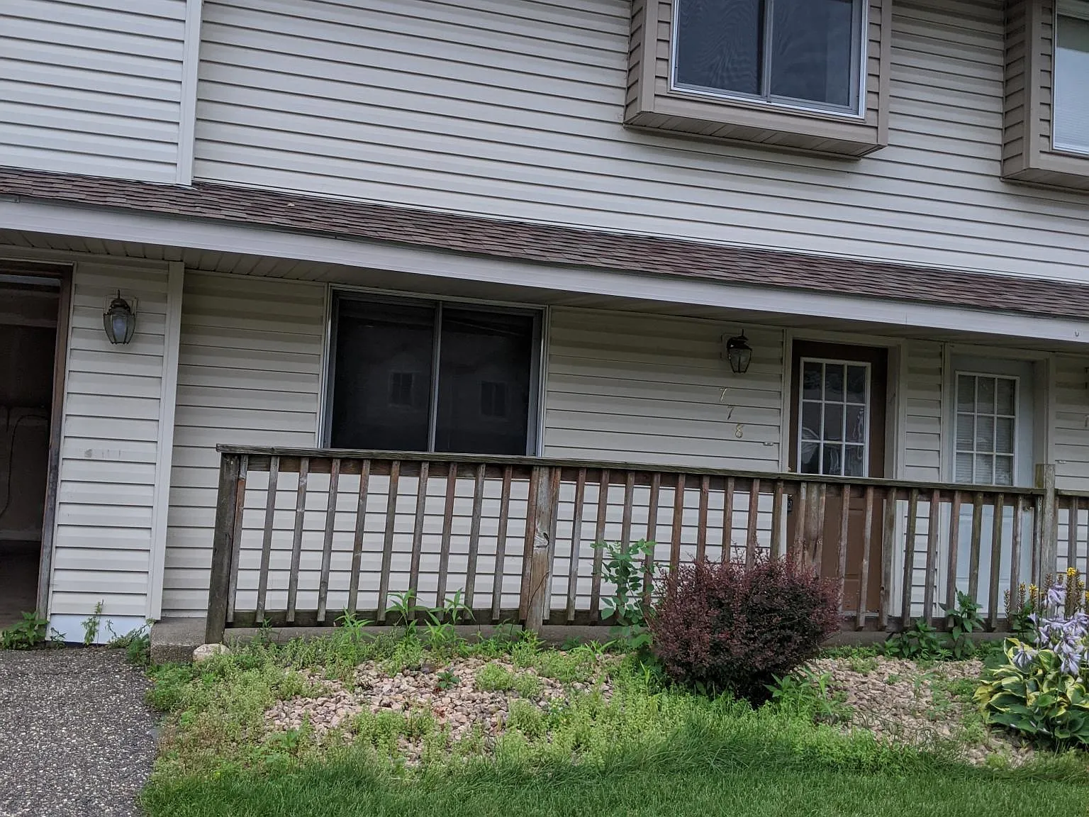 3 bed, 1834 sqft, $2,500 — Photo 2