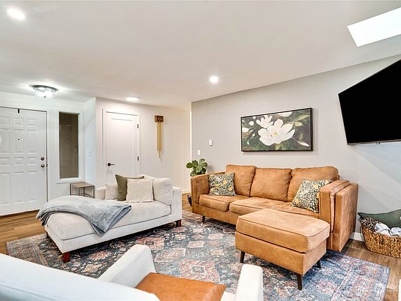 5th image of 15426 21st Avenue Ct E