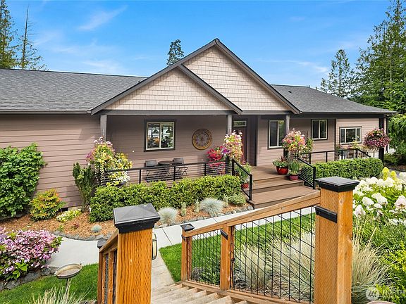 4th image of 698 Streamside Drive