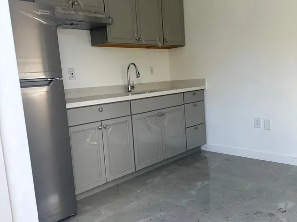 2325 NW 88th St #1, Miami, FL 33147