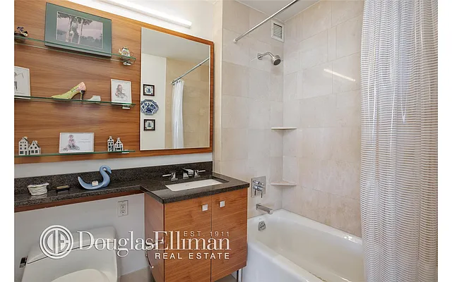 Rented by Douglas Elliman | media 26