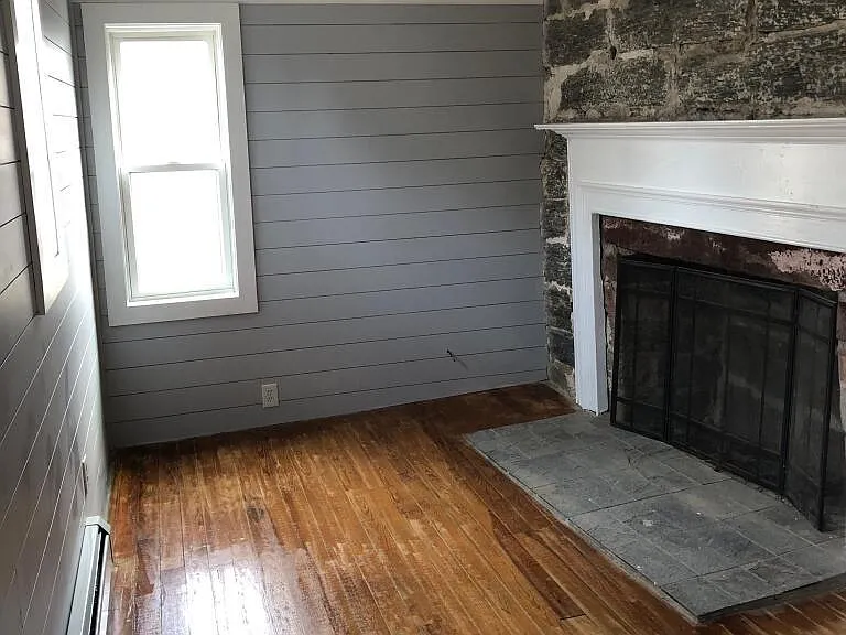 33 Carmichael Ln — Photo 4