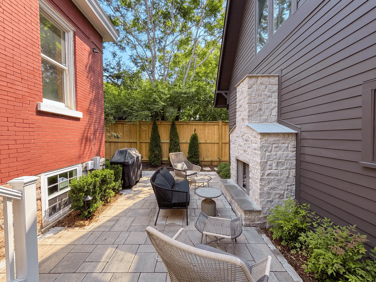 5 bed, 5000 sqft, $12,000 — Photo 3