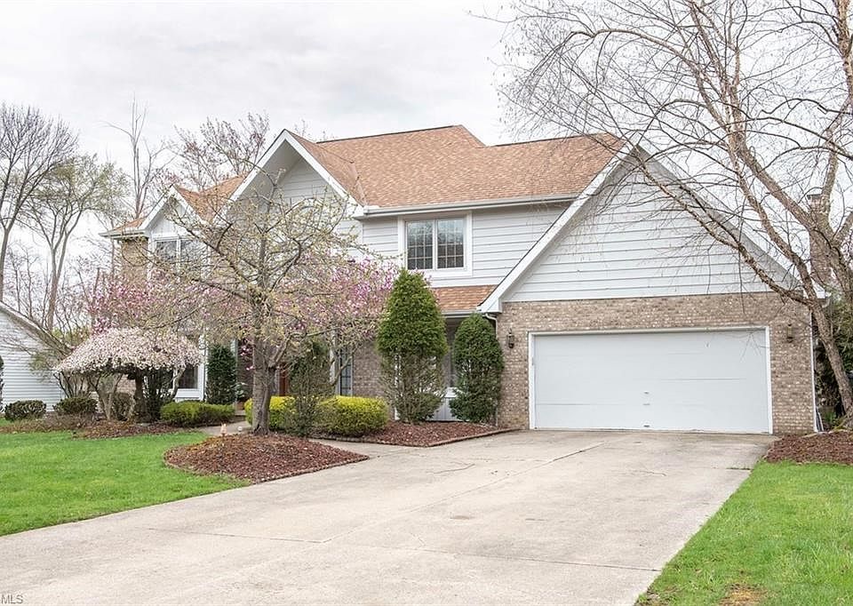 1st image of 381 Leverett Ln