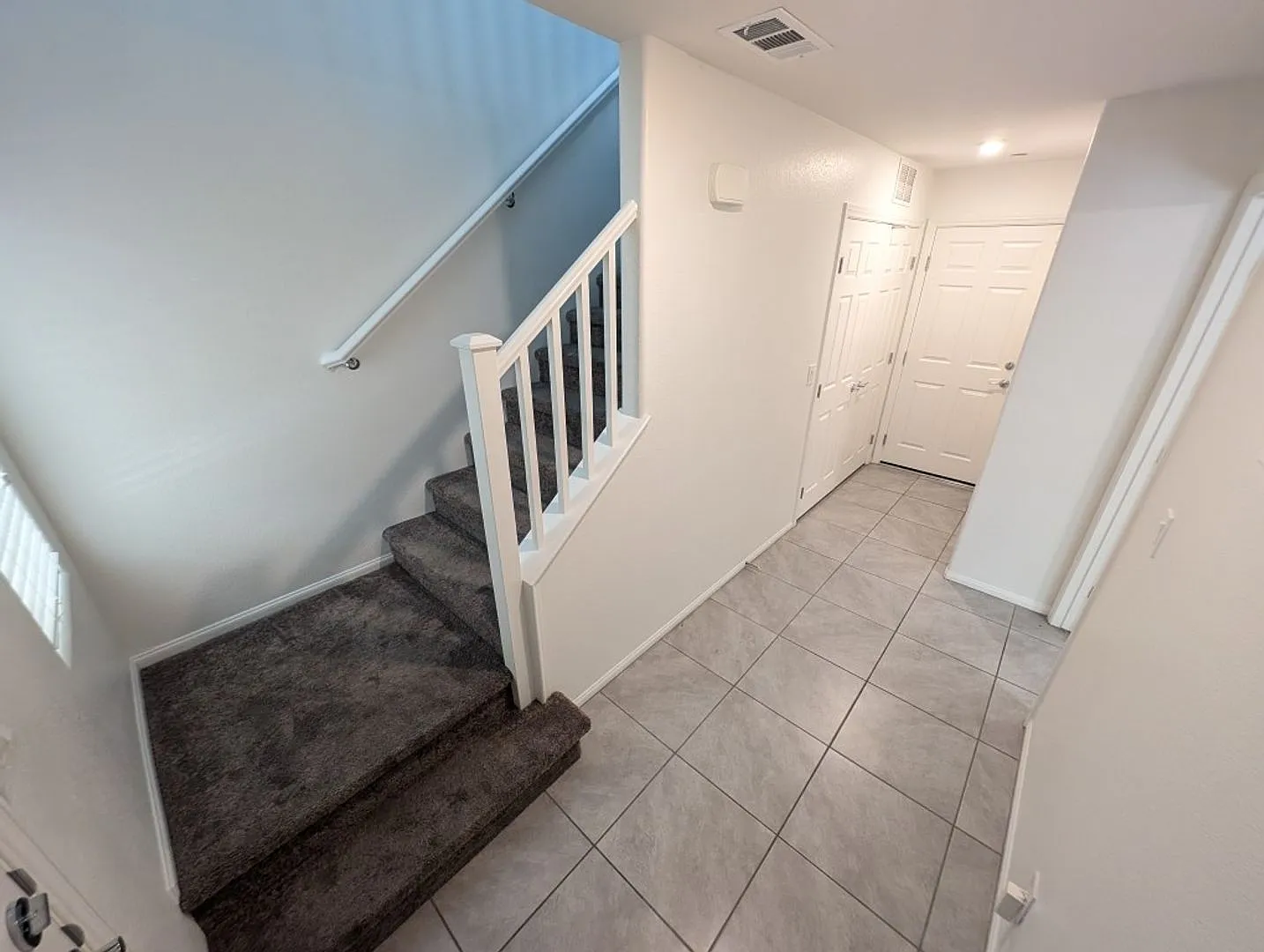 664 Vetiver Ln — Photo 2
