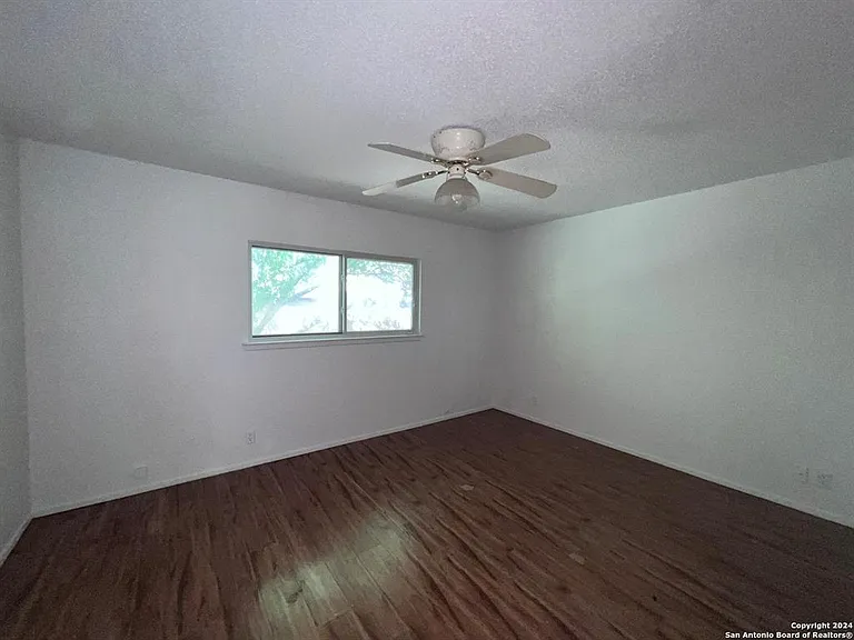 15007 Old Creek St — Photo 8