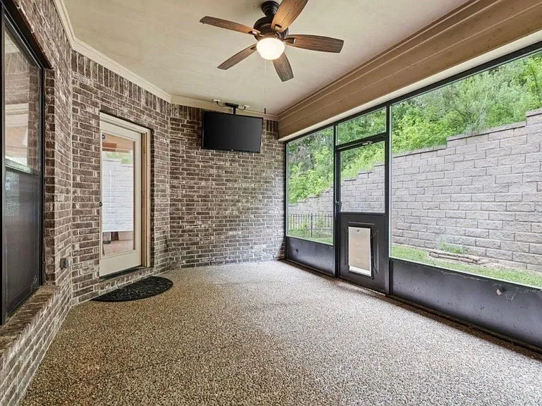 3522 Golden Valley Ln — Photo 13