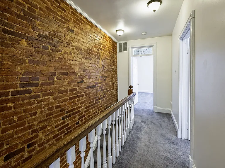 145 Thomas St NW — Photo 15