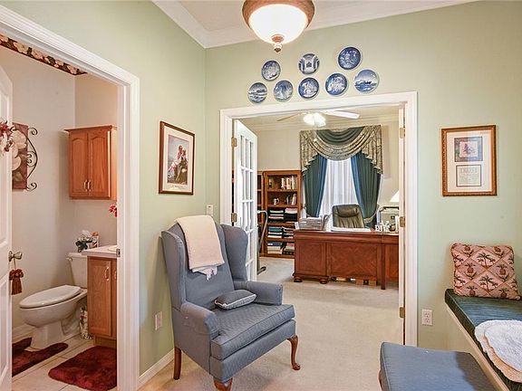 5th image of 133 Crystal Oak Dr