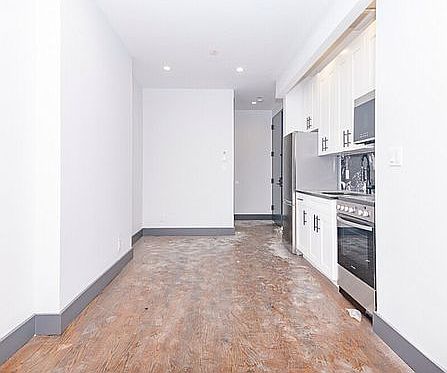 4th image of 2107 Regent Pl #4