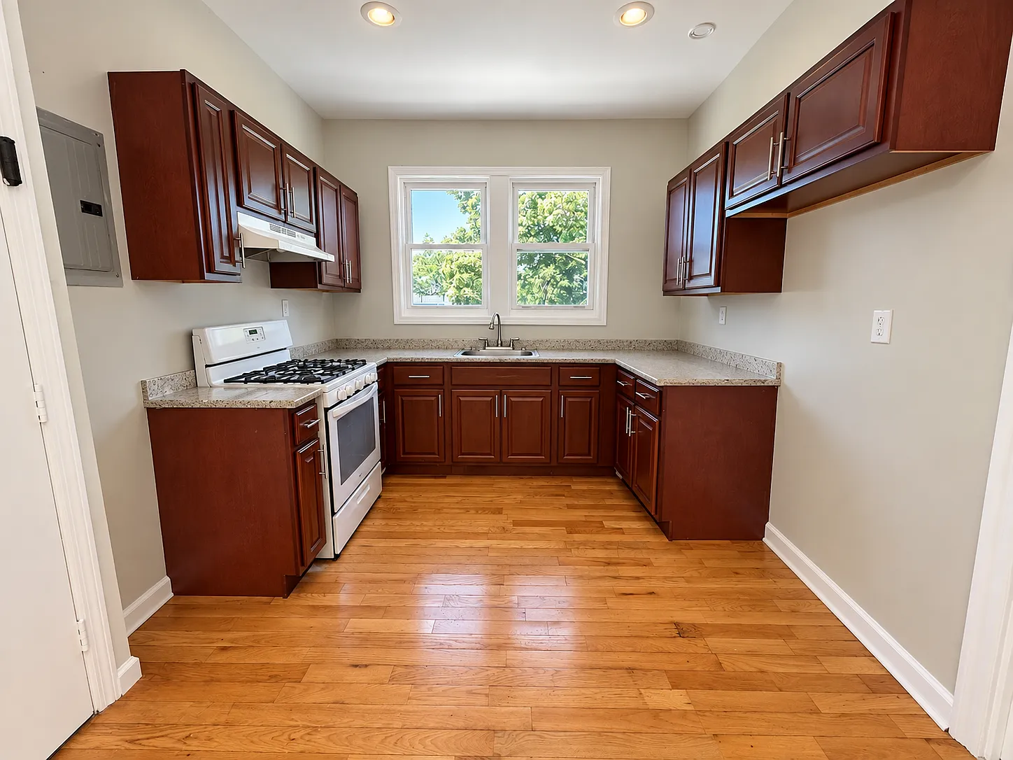 1 bed, 850 sqft, $1,495 — Photo 1
