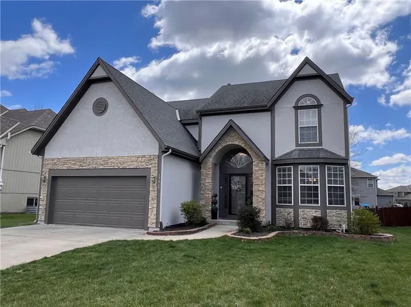 17917 W 163rd Ter, Olathe, KS 66062