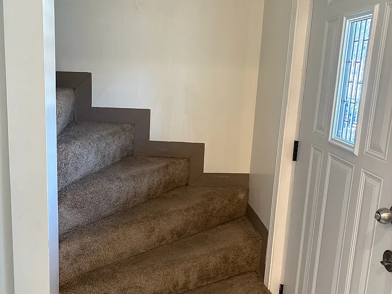 2237 S Oakley Ave — Photo 14