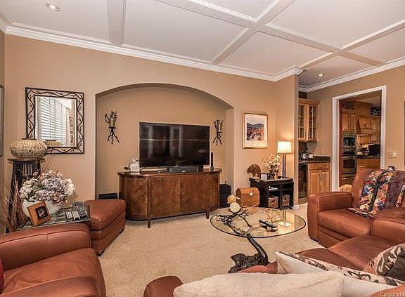 4th image of 9233 Whistling Straits Dr