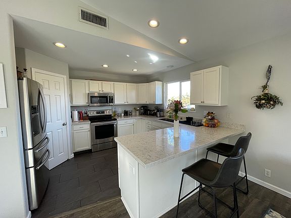 5th image of 78 Luakaha Cir