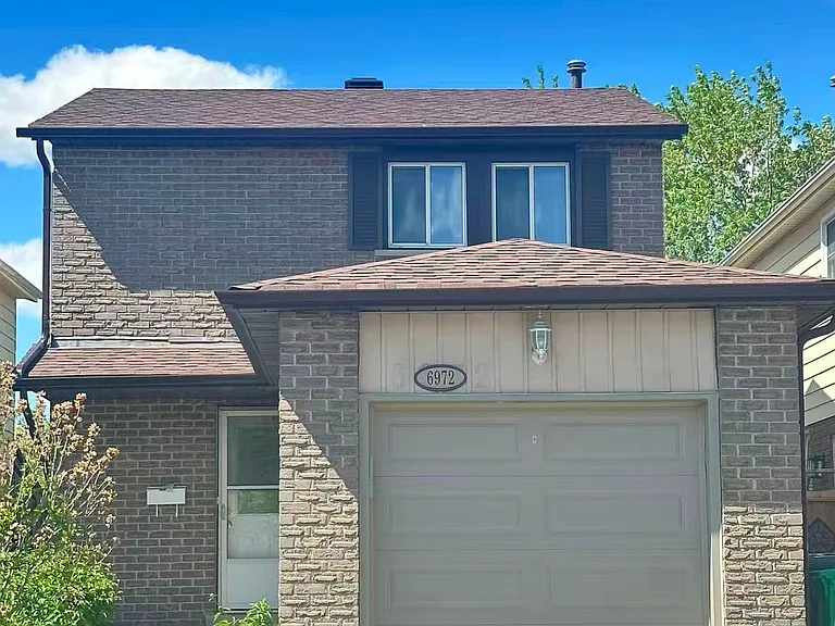6972 Cordingley Cres — Photo 1