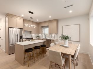 3508 E Pender St #1, Vancouver, BC V5K 2E3