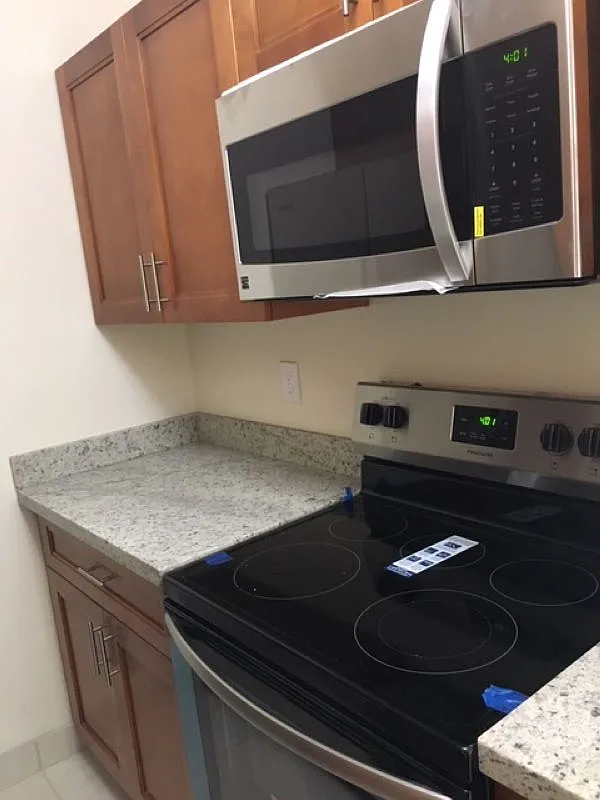 2 bed, 1027 sqft, $1,990 — Photo 3