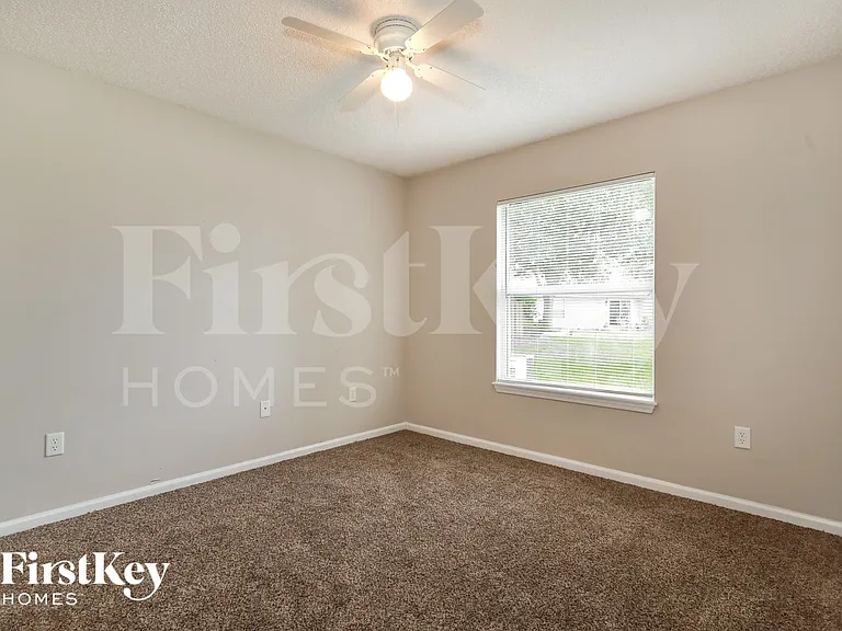 1220 Maclaren St — Photo 11