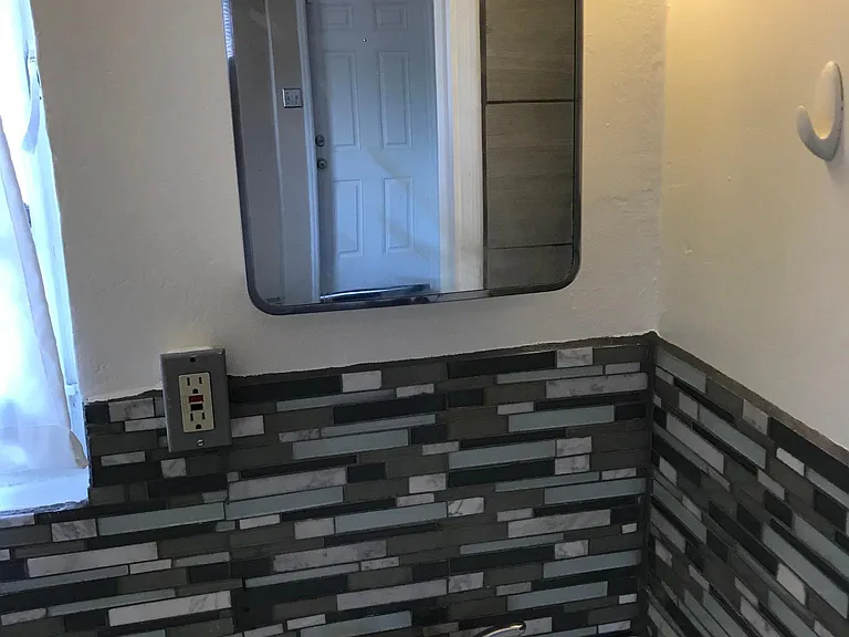 1338 N Euclid Ave — Photo 10