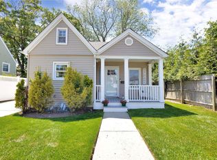 552 S Bayview Ave, Freeport, NY 11520