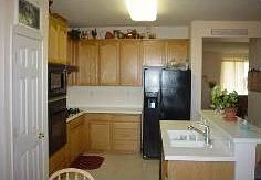 Kitchen w/Island 