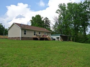 1527 Eddleman Dr, Yadkinville, NC 27055