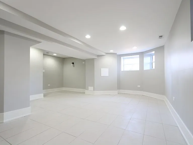 2218 N Lawndale Ave #1 — Photo 10