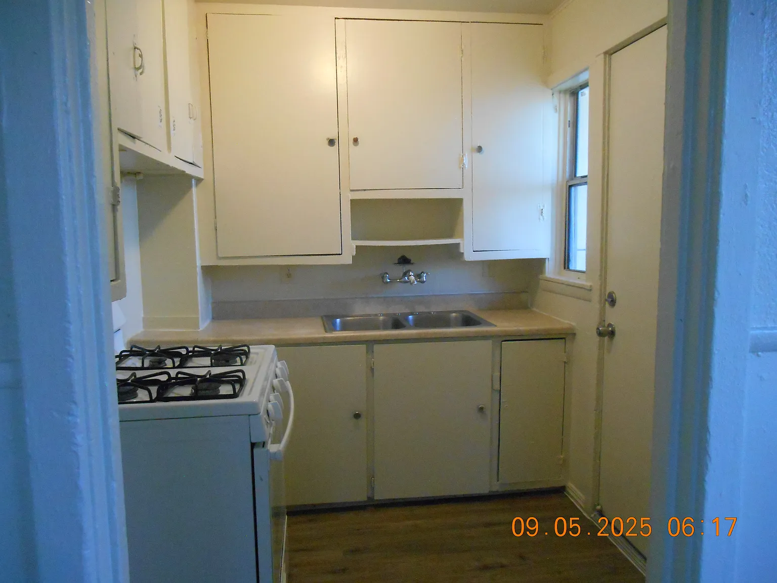 2 bed, $1,795 — Photo 4