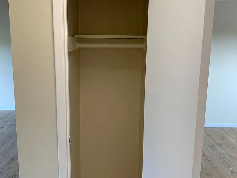 4700 Dexter Dr — Photo 11