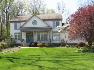 5498 Weeping Willow Dr, Hudson, OH 44236