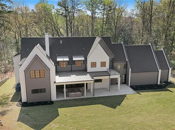 372 Chattahoochee St, Roswell, GA 30075