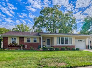 235 Clearmont Dr, Elk Grove Village, IL 60007