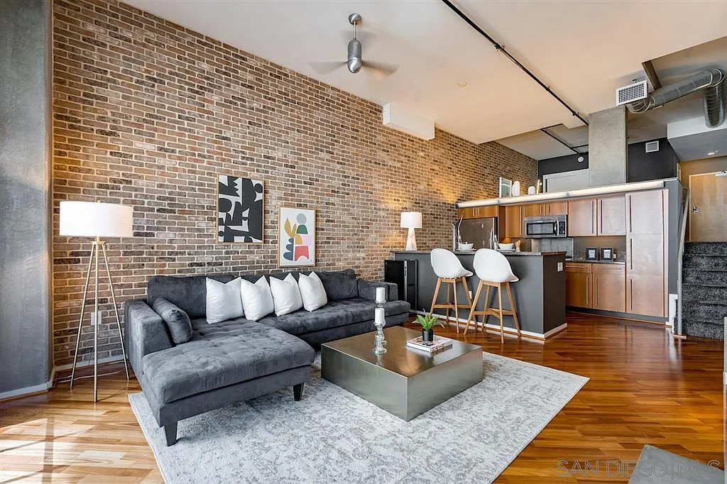 1 bed, 1.0 bath, $5,275 — Photo 1