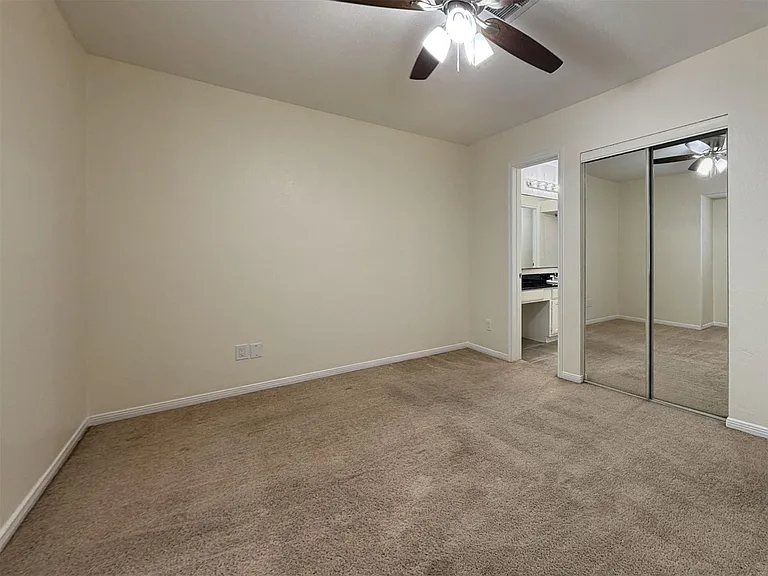 31 N Lakeridge Cir — Photo 15