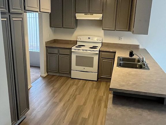 4th image of 11228 Zapata Ave
