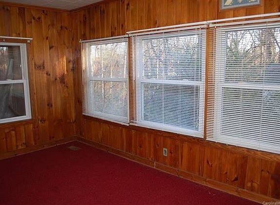 4th image of 127 Birdsey St