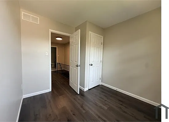 494 Kenilworth Ct — Photo 5