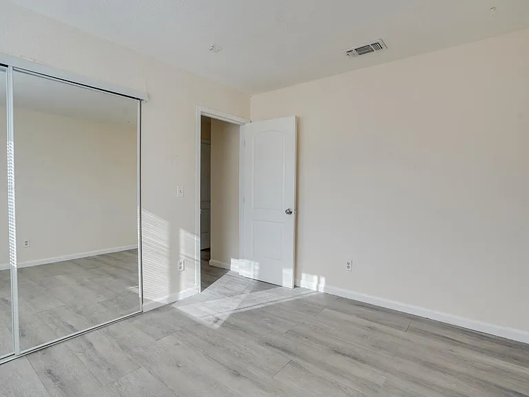 2524 Pemberton Ct — Photo 12